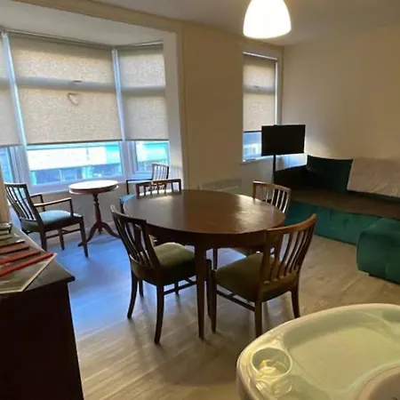 Holiday Home 憩 -IKOI- شقة Loftus